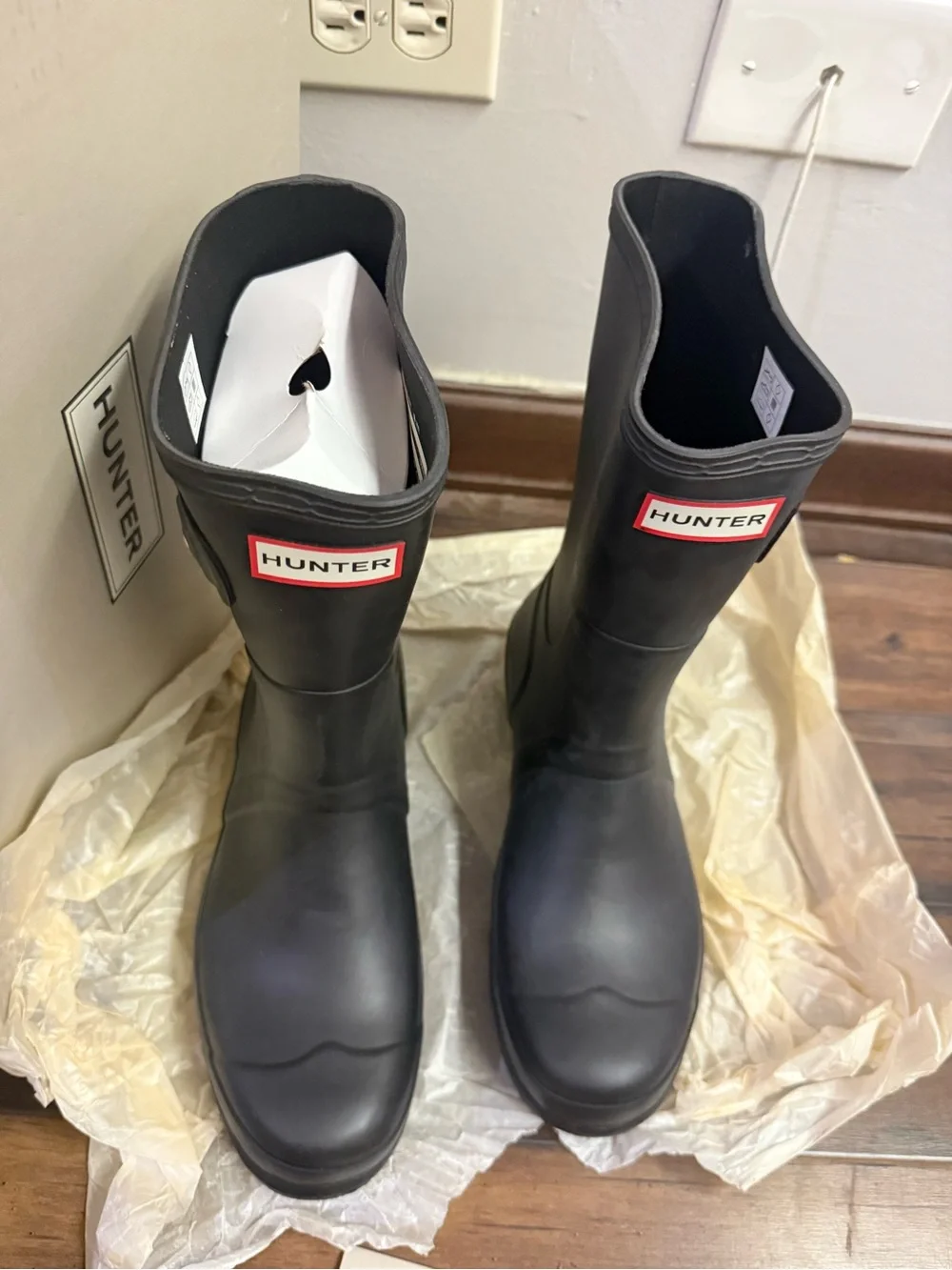Hunter Men's Short Waterproof Rain Boots in Black
